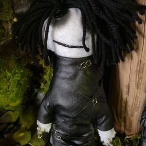 Edward Scissorhands Plushie Small-REAS DESCRIPTION PLEASE